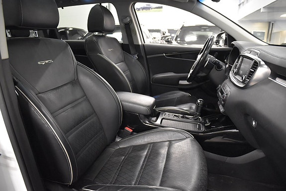 Kia Sorento 12 of 29