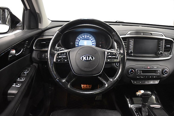 Kia Sorento 2 of 29