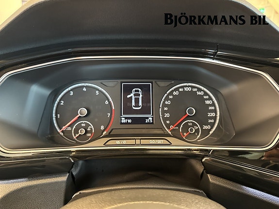 Volkswagen T-Cross 10 of 18