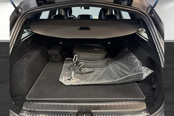 Mercedes-Benz C300 e 22 of 23