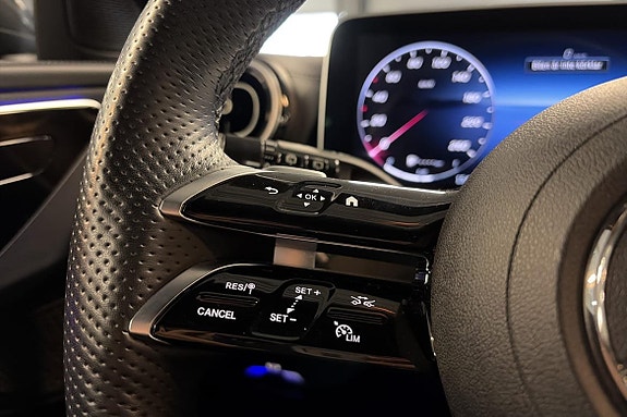 Mercedes-Benz C300 e 13 of 23