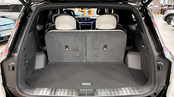 Kia EV9 11 of 19