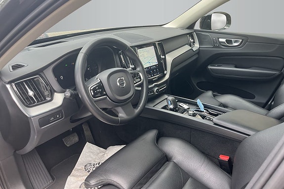 Volvo XC60 10 of 16