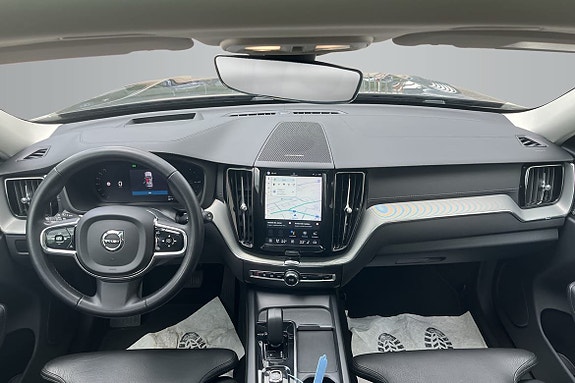 Volvo XC60 12 of 16