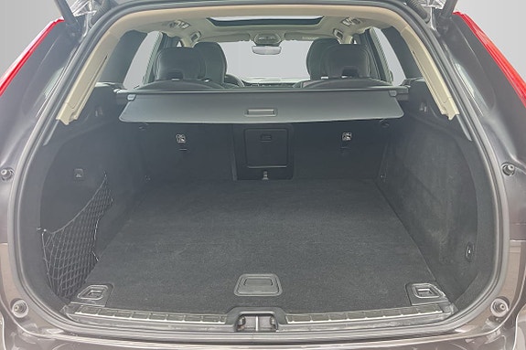 Volvo XC60 9 of 16