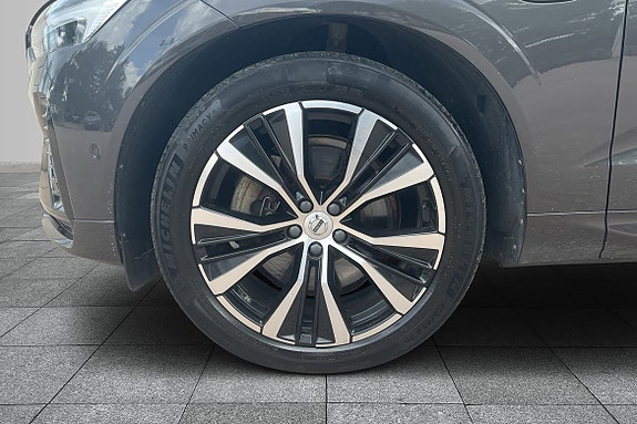 Volvo XC60 8 of 16