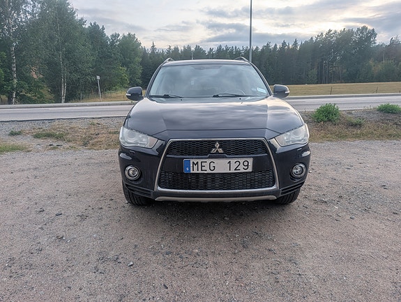 Mitsubishi Outlander 3 of 8