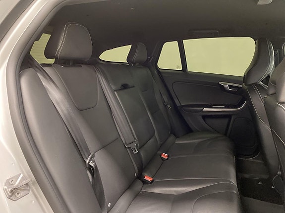 Volvo V60 15 of 23
