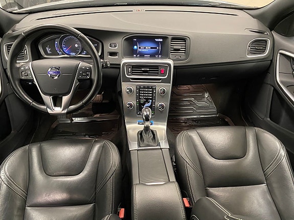 Volvo V60 11 of 23