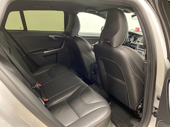 Volvo V60 16 of 23
