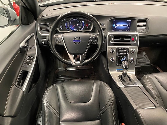 Volvo V60 10 of 23