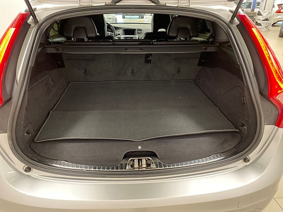 Volvo V60 17 of 23