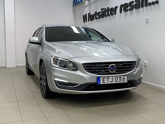Volvo V60 2 of 23