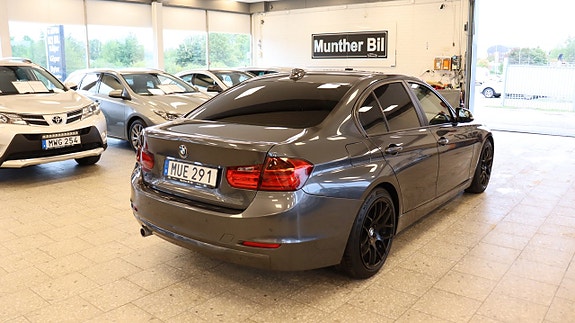 BMW 320d 5 of 18