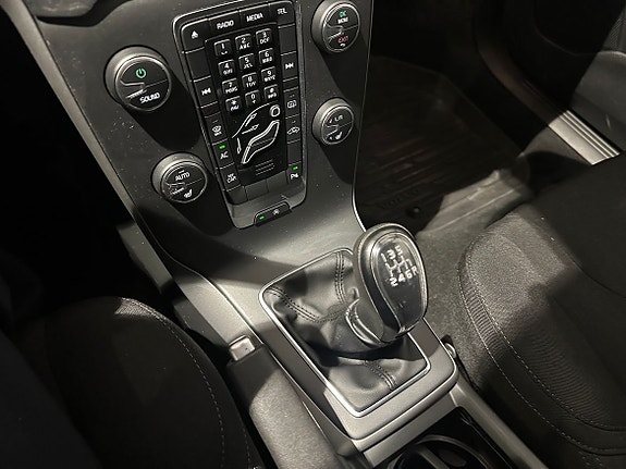 Volvo V40 14 of 15
