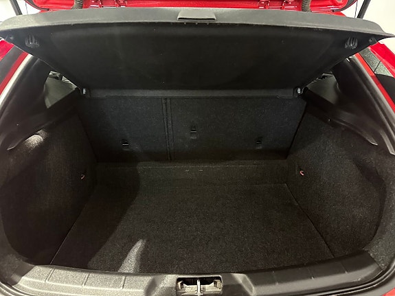 Volvo V40 7 of 15