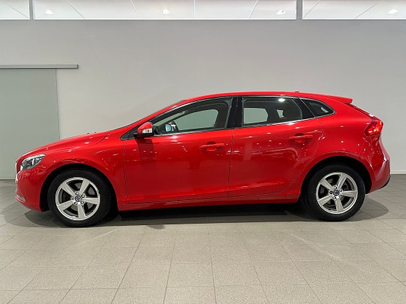 Volvo V40 4 of 15