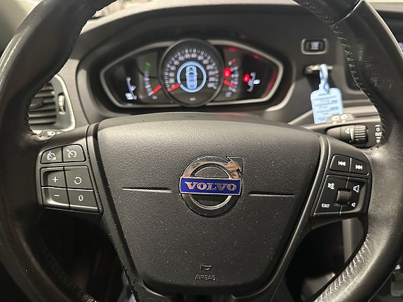 Volvo V40 11 of 14