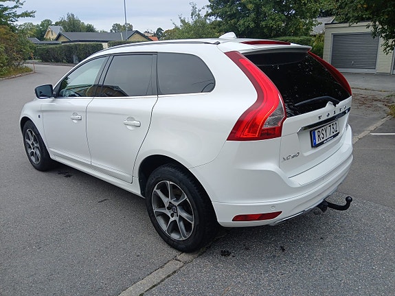 Volvo XC60 14 of 21