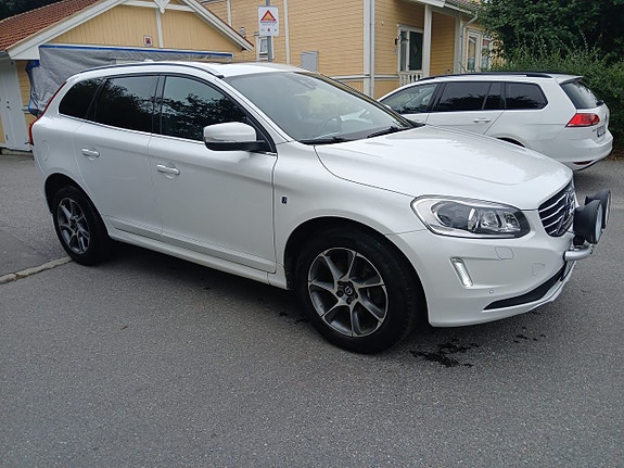 Volvo XC60 4 of 21