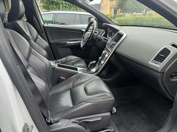 Volvo XC60 6 of 21