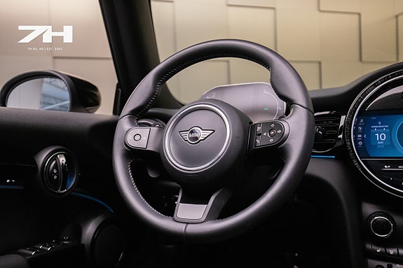 MINI Cooper S 23 of 26