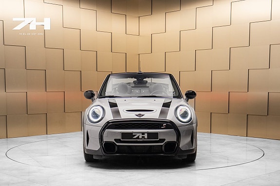 MINI Cooper S 11 of 26