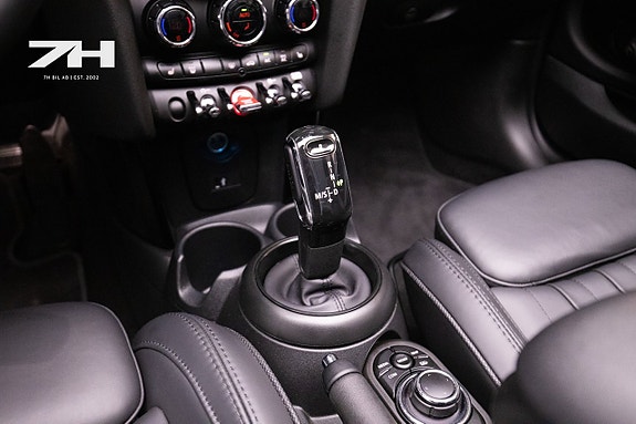 MINI Cooper S 21 of 26