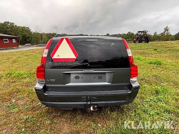 Volvo V70 4 of 6