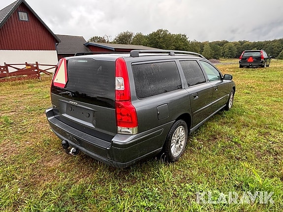 Volvo V70 5 of 6