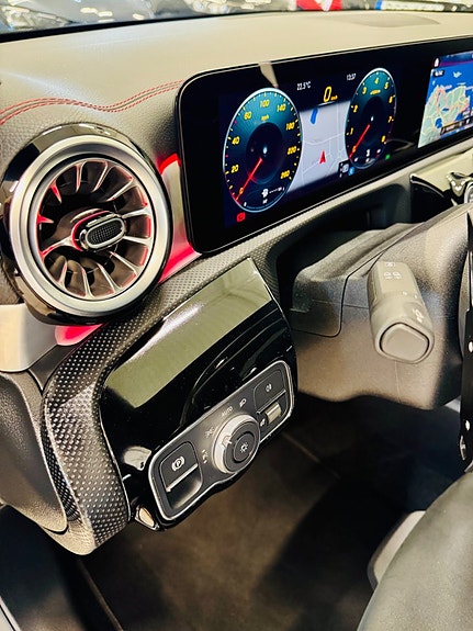 Mercedes-Benz CLA250 5 of 22