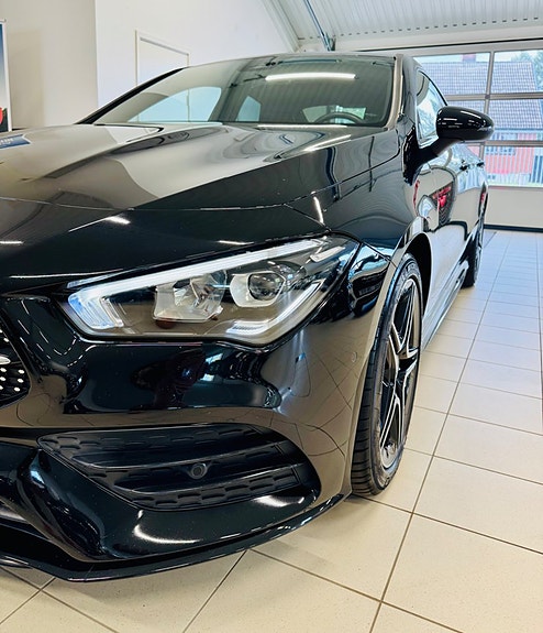 Mercedes-Benz CLA250 2 of 22
