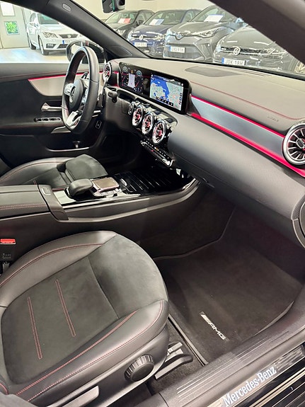 Mercedes-Benz CLA250 9 of 22