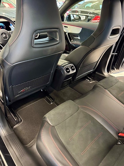 Mercedes-Benz CLA250 7 of 22