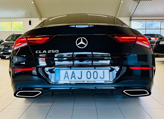 Mercedes-Benz CLA250 16 of 22