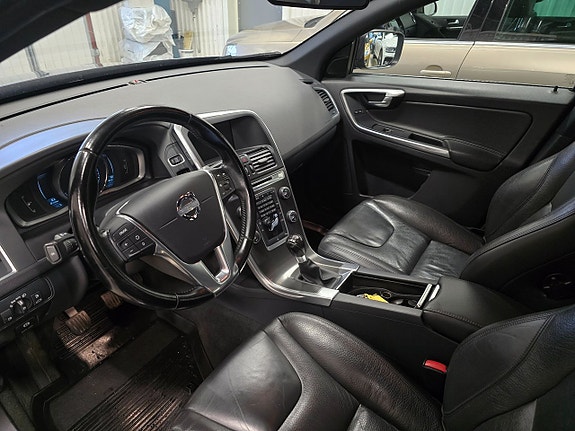 Volvo XC60 13 of 27
