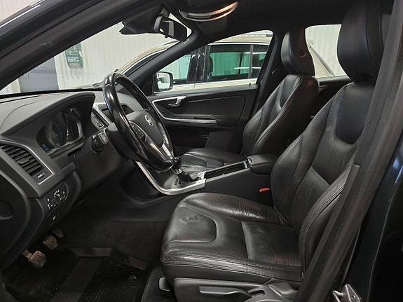 Volvo XC60 9 of 27