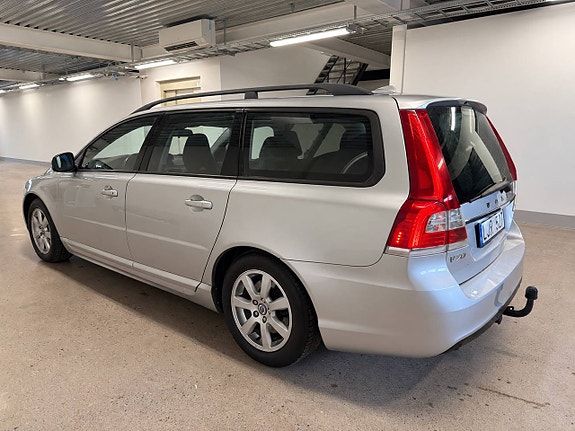 Volvo V70 4 of 15