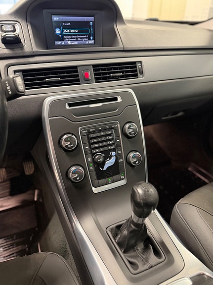 Volvo V70 8 of 15