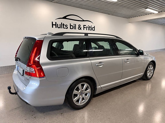 Volvo V70 3 of 15