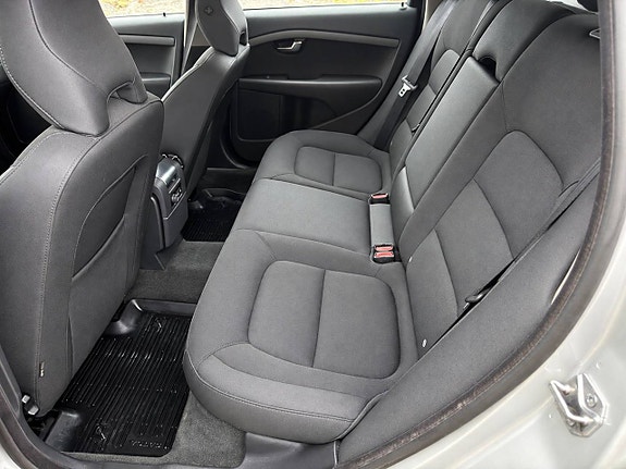 Volvo V70 7 of 15