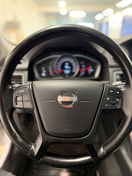 Volvo V70 10 of 15