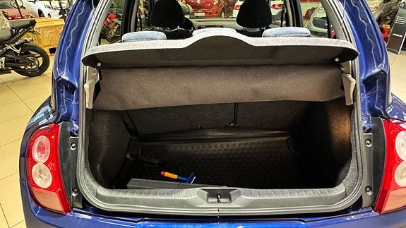 Nissan Micra 14 of 16