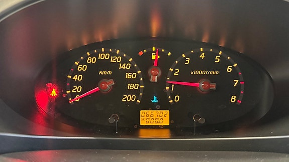 Nissan Micra 7 of 16