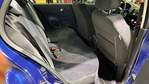 Nissan Micra 13 of 16