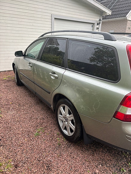 Volvo V50 3 of 9
