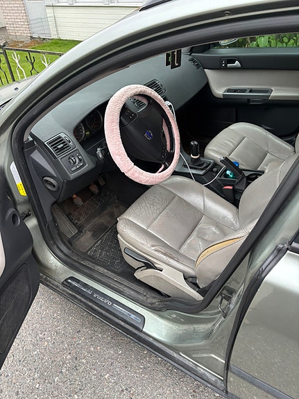 Volvo V50 8 of 9