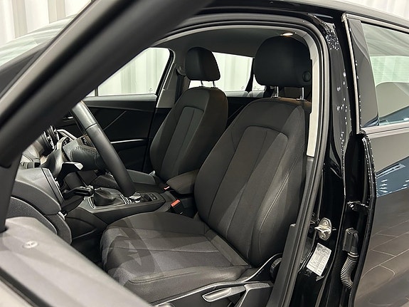 Audi Q2 6 of 13