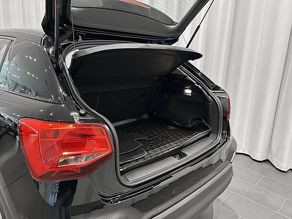 Audi Q2 4 of 13