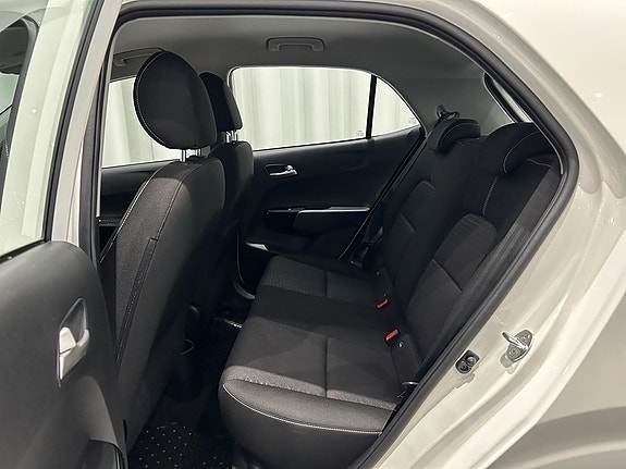 Kia Picanto 7 of 13